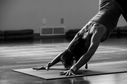 Die Kraft des Fließens: Entdecke Vinyasa Yoga für eine dynamische Praxis